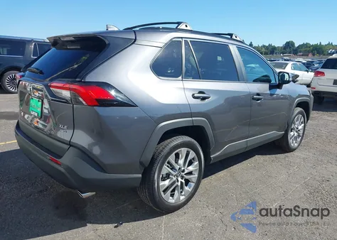 2025 Toyota Rav4 Xle Premium z USA, uszkodzony, nr VIN 2T3A1RFV5SC546558